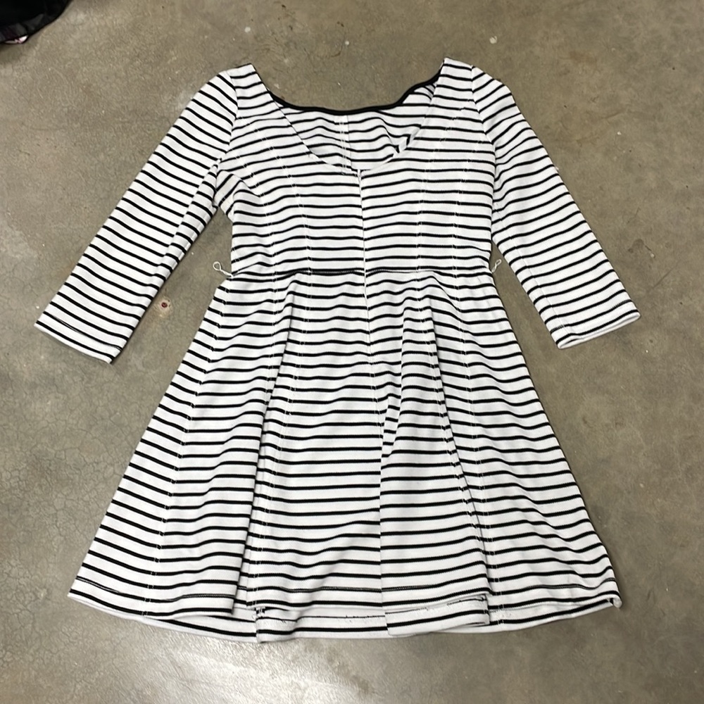 Black and white dress.  Size 10.  Ark and Co. - Picture 6 of 7